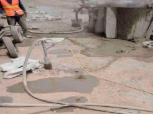 澄城水泥混凝土路面板底注浆技术 路面脱空注浆整治方案